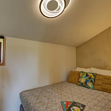 Holiday home Escapade Champ'etre 6 A 8 Personnes Et Escape Game